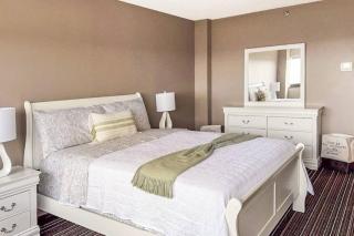 Modern Houston Stay King Bed Pool Access 2 Bathrooms Near Energy Corridor - 9