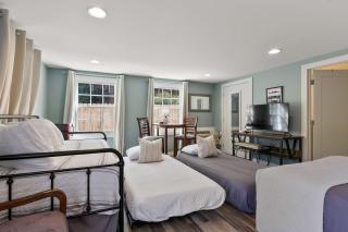 The Dearing Guest House - Private Gameday Studio - 2