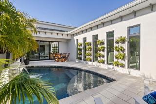 AQUA - Huge Lagoon Resort Pool, Outdoor Oasis by Anna Maria Life Vacation Rentals - 4