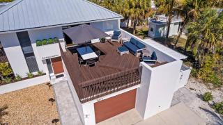 Barefoot Energy - Across the street from Gulf! Rooftop Deck Pool & Spa by Anna Maria Life - 6