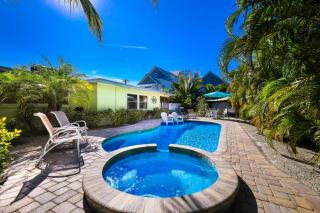 Da Beach House - 2 Blocks to Beach, Pool & Spa by Anna Maria Life Vacation Rentals - 8