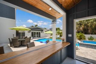 Coconut Hut - Pool & Spa, Pool Table, Putting Green by Anna Maria Life Vacation Rentals - 3