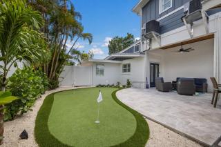 Coconut Hut - Pool & Spa, Pool Table, Putting Green by Anna Maria Life Vacation Rentals - 1