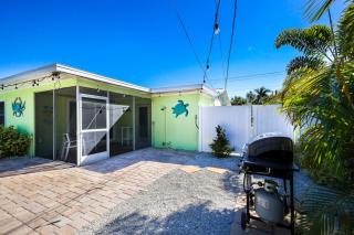 Da Beach House - 2 Blocks to Beach, Pool & Spa by Anna Maria Life Vacation Rentals - 3