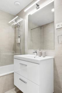 Malaga Eye - Pool, gym and parking free - 3