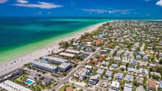 Dilly Dally by the Sea - 1 Block to Beach, Rooftop Deck, Pool & Spa by Anna Maria Life - 7