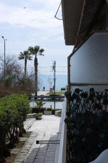 Azure Breeze Seafront 2BR 2 Bathrooms Steps to Beach - 8