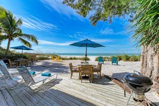 Fins to the Right - On the Gulf of Mexico! Beach! - 9