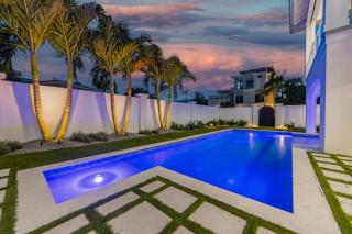 White Sands - Ultra Luxury Estate Beach Block, Gulf & Bay Views by Anna Maria Life Vacation Rentals - Anna Maria - 2