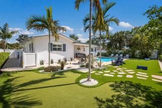 Island Therapy - Pool, Canal, Dock, Outdoor Fun & Games! - 9