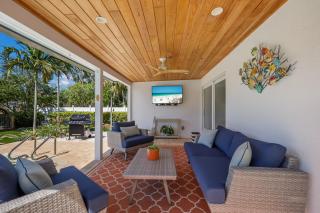 Island Therapy - Pool, Canal, Dock, Outdoor Fun & Games! - 6