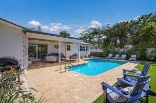 Island Therapy - Pool, Canal, Dock, Outdoor Fun & Games! - 4