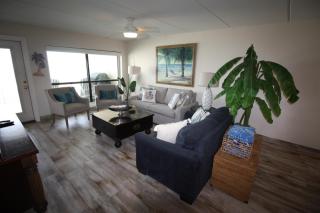 12th Floor Penthouse Beachfront, Large Balcony, Amazing Views, 3 Pools, Tennis - 2