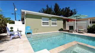 Island Delight by Anna Maria Life Vacation Rentals - Holmes Beach - 2