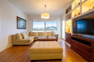 MARBELLA BANUS SUITES - Banús - Playa Rocío Beachfront Residence - Premium 3BR - 2BA - Direct Beach Access - Large Pool & Solarium - Just 3 Min Walk to Puerto Banús - 5 Min Walk to El Corte Ing Luxury Shopping - Ideal for Families - 1