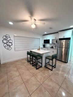 2 bed Lake House in Lantana 3 MI to Beach NO FEES - Atlantis - 1