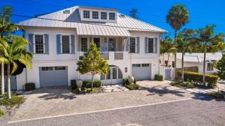 Kingfish House - Luxury Canal Home, Boat Dock, Pool, Spa by Anna Maria Life Vacation Rentals - 8