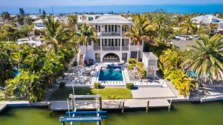 Kingfish House - Luxury Canal Home, Boat Dock, Pool, Spa by Anna Maria Life Vacation Rentals - 4