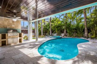 Lazy Loggerhead - Gulf Front! On the Beach! by Anna Maria Life Vacation Rentals - Holmes Beach - 2