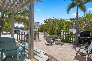 McBean Point - Dog Friendly! Walk to Bean Point! by Anna Maria Life Vacation Rentals - Anna Maria - 1