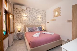 Kiki's Apartments - 9