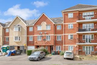 Riverview, studio style room near station R3 - 6