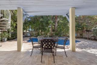 Mon Ami - Pine Ave Location! Pool! 3 Blocks to Gulf or Bay by Anna Maria Life Vacation Rentals - 5