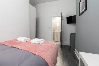 The Anfield Inn next to Anfield Stadium Sleeps 8 all rooms with en-suite - 8