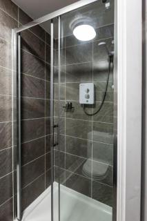 The Anfield Inn next to Anfield Stadium Sleeps 8 all rooms with en-suite - 9