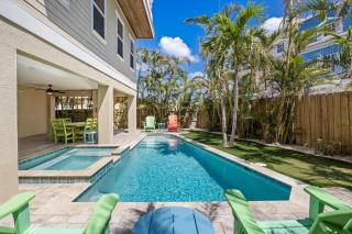 Nautical Tides - 3 Blocks to Beach! Pool Spa! Rooftop Deck by Anna Maria Life Vacation Rentals - 3