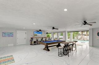 No R-Egrets - 1 Block to Beach! Pool Game Room by Anna Maria Life Vacation Rentals - 1