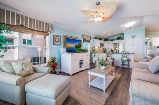 Palm Gables 112 - Gulf Front Condo, Pool, Beach Access by Anna Maria Life Vacation Rentals - 4