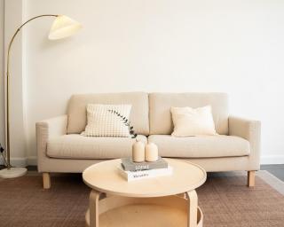 Entire Home Just 400M from Skytrain - 1