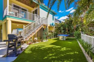 Reel Deal - Water Views, Elevator, Pool by Anna Maria Life Vacation Rentals - 3