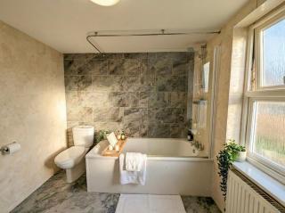 Spacious 3BR London Apartment Near Notting Hill - 8
