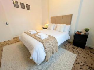 Spacious 3BR London Apartment Near Notting Hill - 3