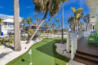 Sapphire Gulf - 5 houses to Gulf! Pool, Putting Green by Anna Maria Life Vacation Rentals - 2