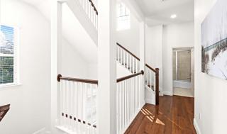 Spacious New-Build with Home Office 2 Decks Shared Pool Park Dock & Free WiFi - 1