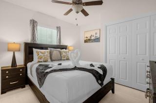 Beachfront Condo with Spacious Balcony - 7