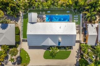 Seabatical - Pool & Spa - 2