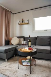 Knusse stacaravan op gezellige familiecamping! - 0