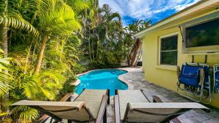 Starfish Cottage - 1 Block to the Beach! Heated Pool, 4 King Beds by Anna Maria Life Vacation Rentals - 8