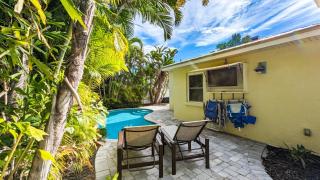 Starfish Cottage - 1 Block to the Beach! Heated Pool, 4 King Beds by Anna Maria Life Vacation Rentals - 7