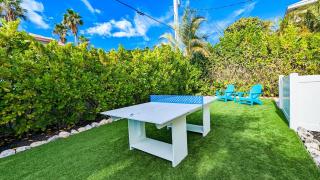 Starfish Cottage - 1 Block to the Beach! Heated Pool, 4 King Beds by Anna Maria Life Vacation Rentals - 3