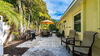 Starfish Cottage - 1 Block to the Beach! Heated Pool, 4 King Beds by Anna Maria Life Vacation Rentals - 2