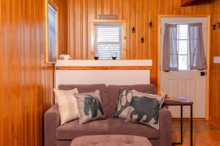 The Cozy Cold Brook Escape - 9