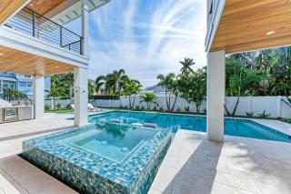 The Sweet Spot - Loaded with Games, Pool Side Lounge, Mini Golf - 8