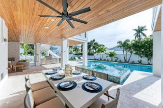 The Sweet Spot - Loaded with Games, Pool Side Lounge, Mini Golf - 1