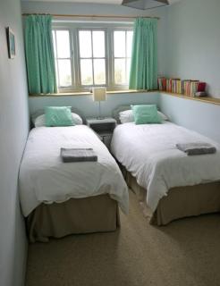 Large seaside Manorbier cottage - 8