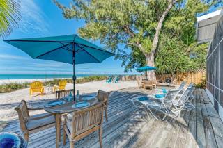 Fins to the L eft by Anna Maria Life Vacation Rentals - 0